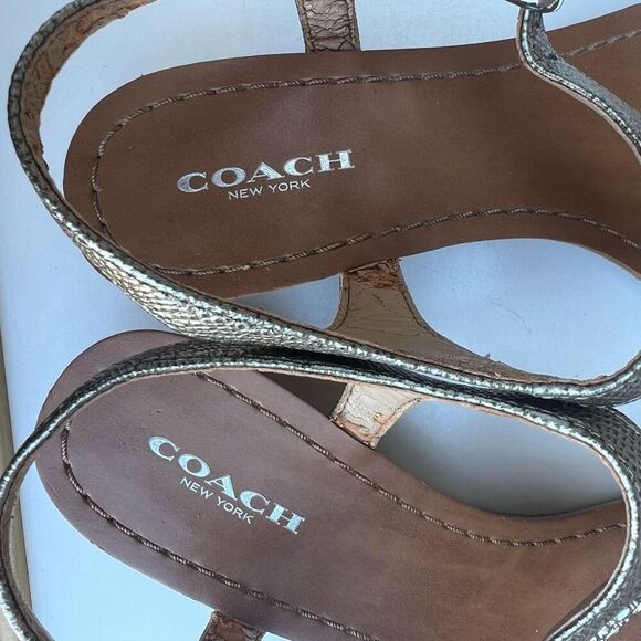 Coach Vitalia Gold Sandals T-Strap Slingback Pebbled Leather Low Wedge Size 7 - Picture 9 of 12